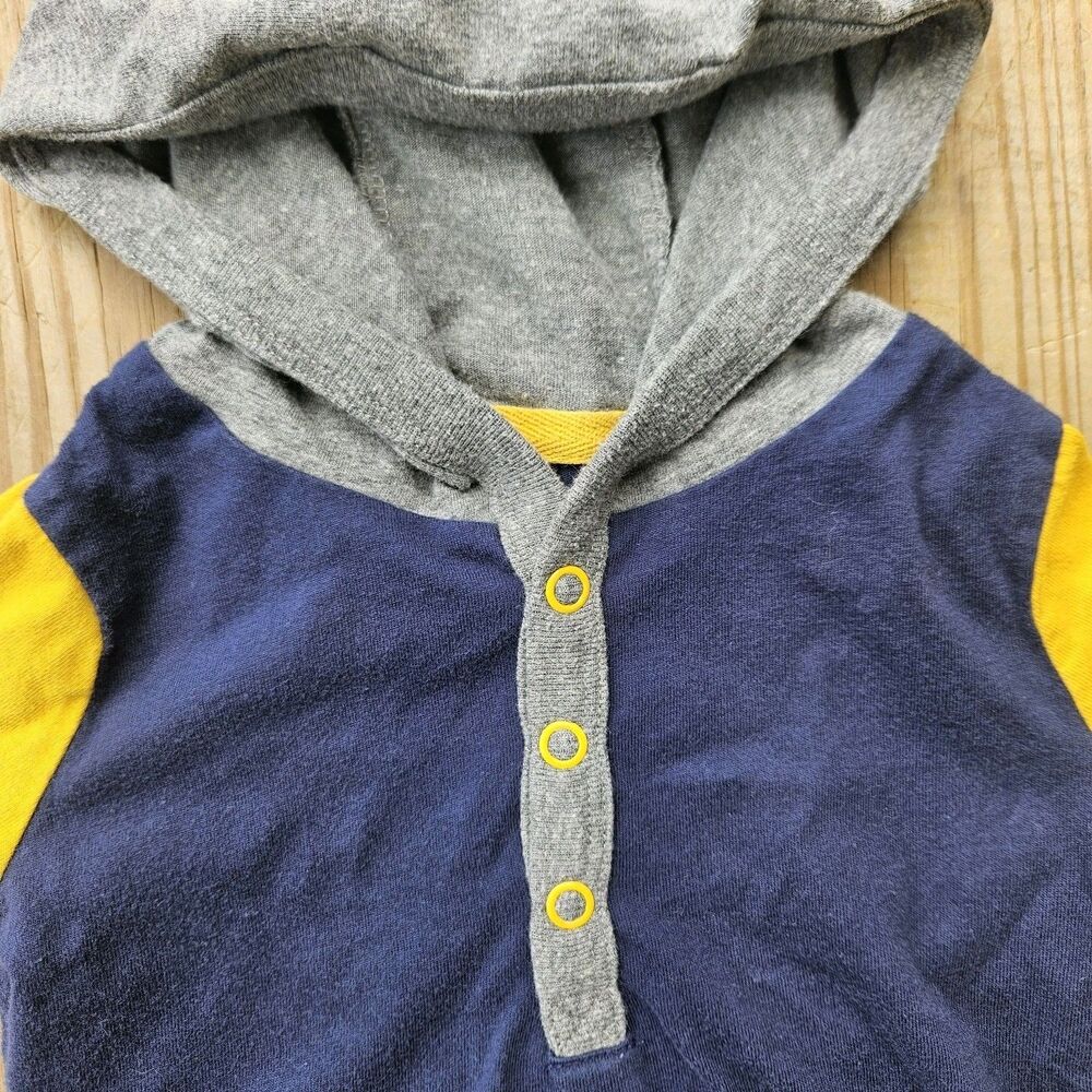 Carter's 2-Piece Color-Block Hooded Bodysuit Striped Pants Set 18M - Picture 3 of 11